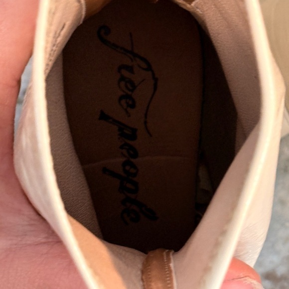 Women’s FREE PEOPLE double stack platform cream booties- Size 36.5 - Picture 11 of 13